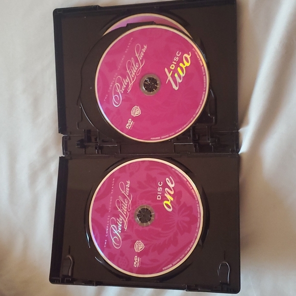 Pretty Little Liars The Second Complete Season & The First Complete Season - Picture 3 of 5